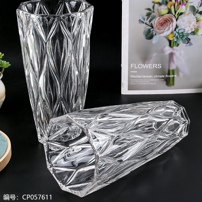 Glass Vase 25 [CP057611]